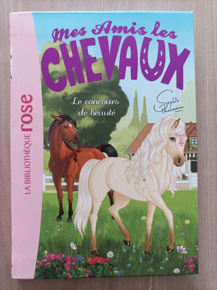 Livre Mes amis les chevaux - Le concours de beauté - photo numéro 1