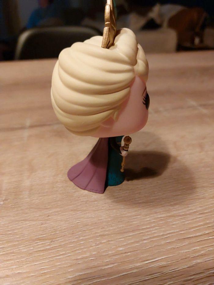 Funko Pop - Elsa Coronation - photo numéro 2