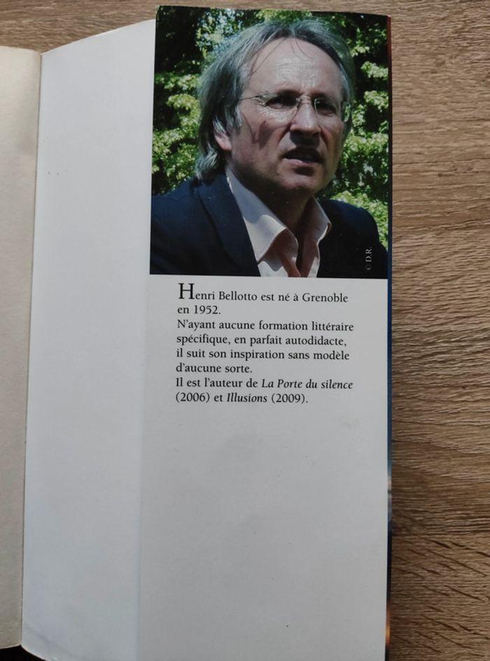 Livre l'offrande des fous - photo numéro 3