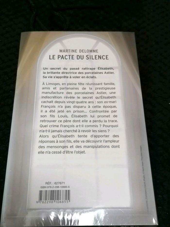 Livre le pacte du silence - photo numéro 2