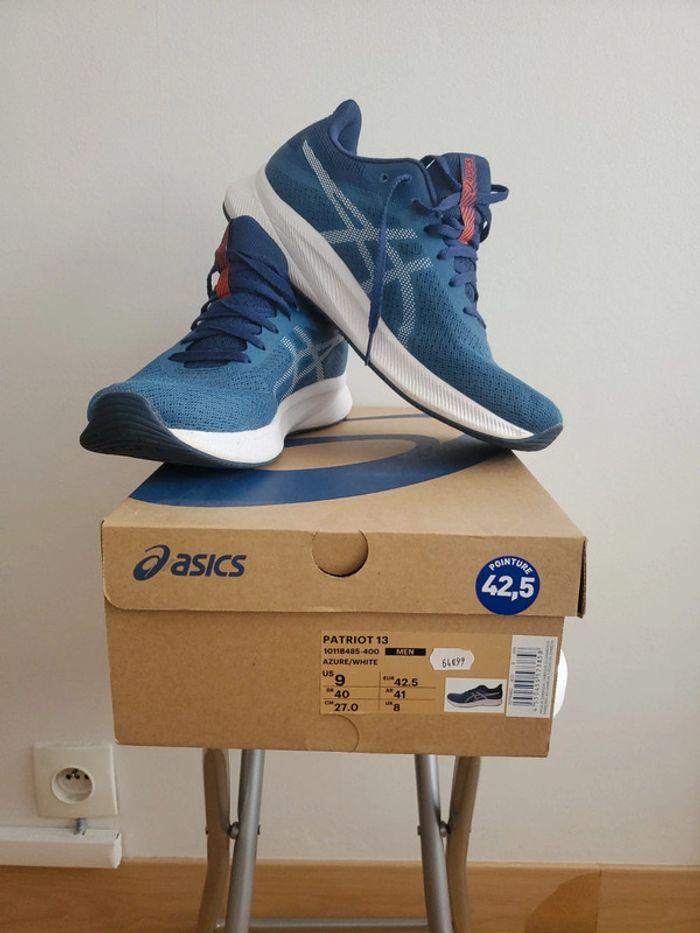 Basket bleu pointure 42.5 en TBE Asics parriot 13 avec sa boîte - photo numéro 1