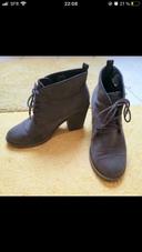 bottines grises en daim