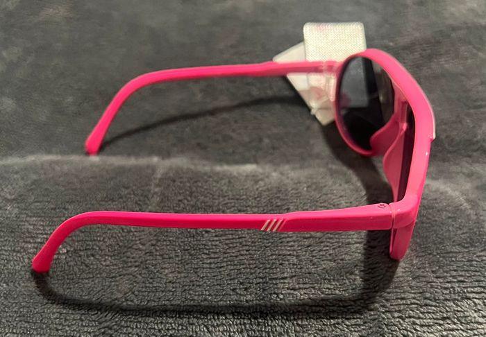 Lunette de soleil enfant fille rose fluo neuve et étiqueté - photo numéro 5