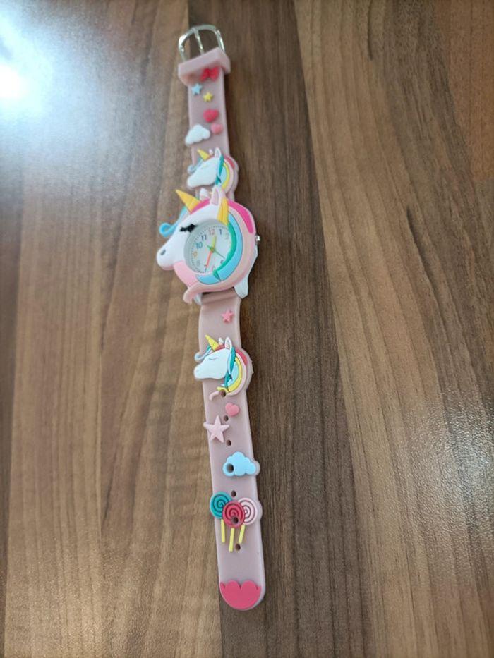 Montre neuve licorne 🦄 avec piles - photo numéro 2