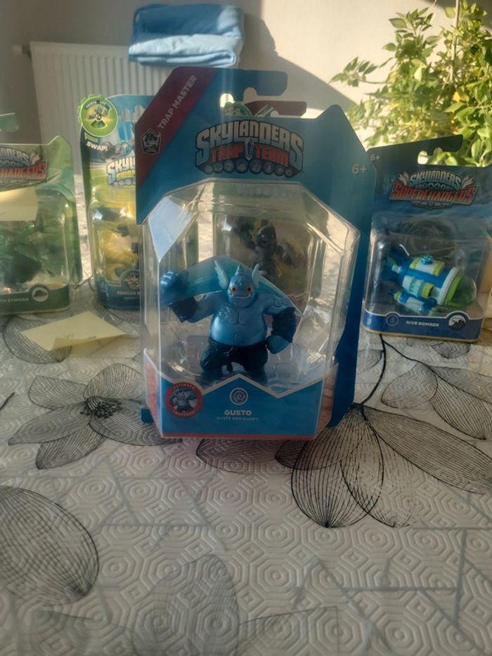 Figurine skylanders neuve "gusto" - photo numéro 1