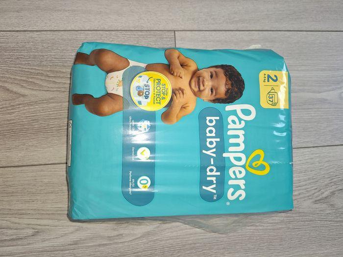 Couches pampers taille 2