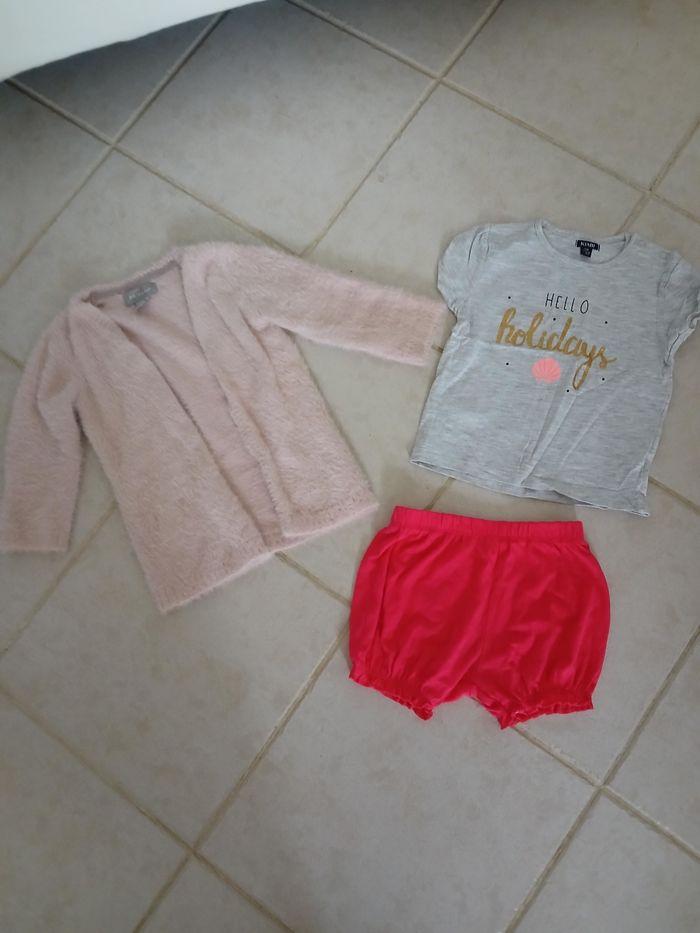 Lot vêtements fille 12 mois