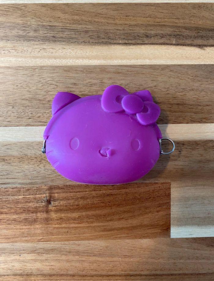 Porte-monnaie en Silicone Hello Kitty 🐈 - photo numéro 1