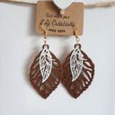 Boucles d'oreilles feuilles en bois (marron) et blanches LC266