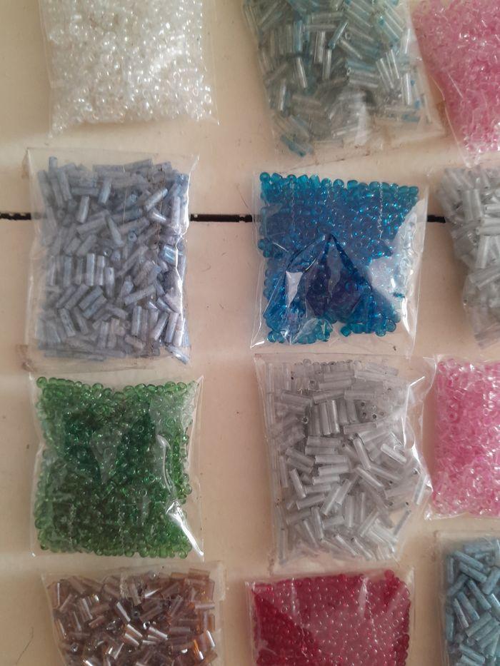 Lot de 40 sachets de perles 20euros le lot - photo numéro 7