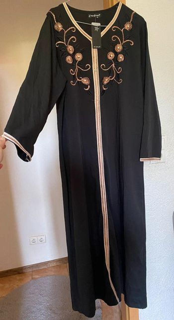 Abaya XL neuve jamais porté - photo numéro 1