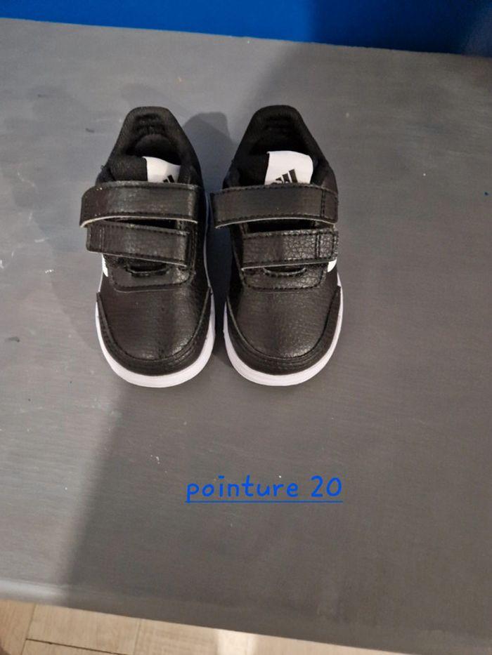 Basket adidas pointure 20 - photo numéro 1