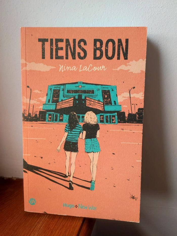 Livre "tiens bon" de Nina Lacour - photo numéro 1