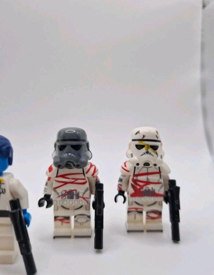 Figurines type lego Admiral Thrawn avec Captain Enoch et 4 stormtroopers star wars - photo numéro 4