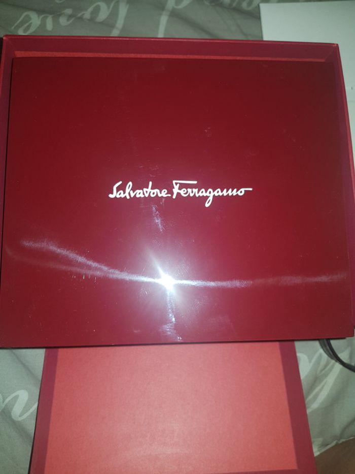 Authentique montre Salvatore Ferragamo - photo numéro 2