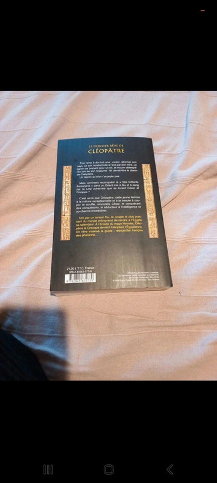 Livre le dernier rêve de Cleopatre grand format - photo numéro 3