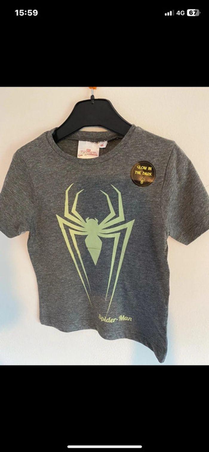 T-shirt Spider-Man sous emballage - photo numéro 4