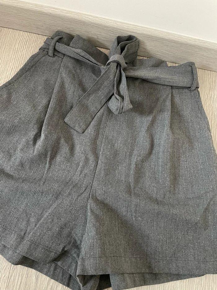 Short gris taille haute taille élastique ceinture noeud pull & bear taille M - photo numéro 2