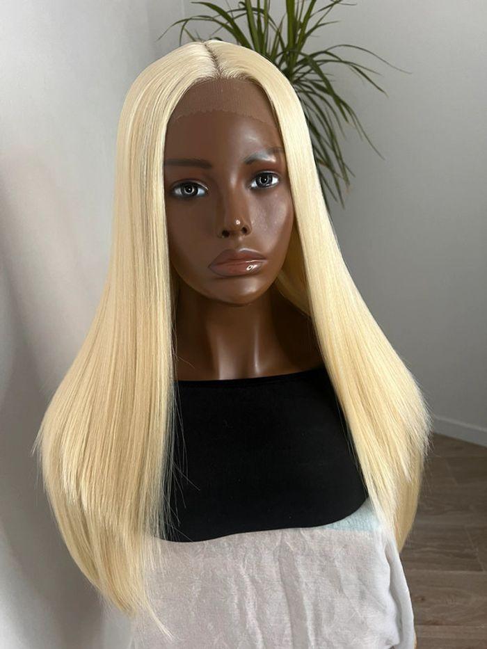 Perruque blonde lisse avec lace frontal - photo numéro 6