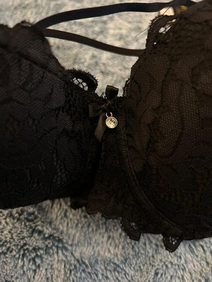 Soutien gorge en dentelle noir taille 90C - photo numéro 2