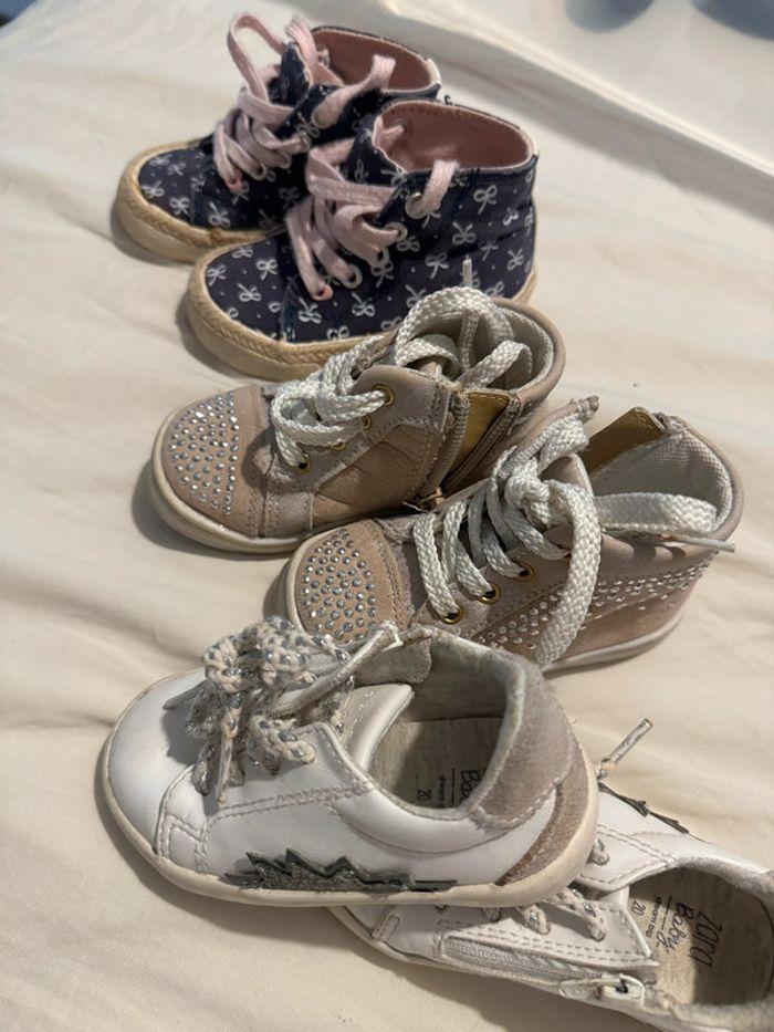 Lot paires de chaussures bébé filles taille 20 - photo numéro 1