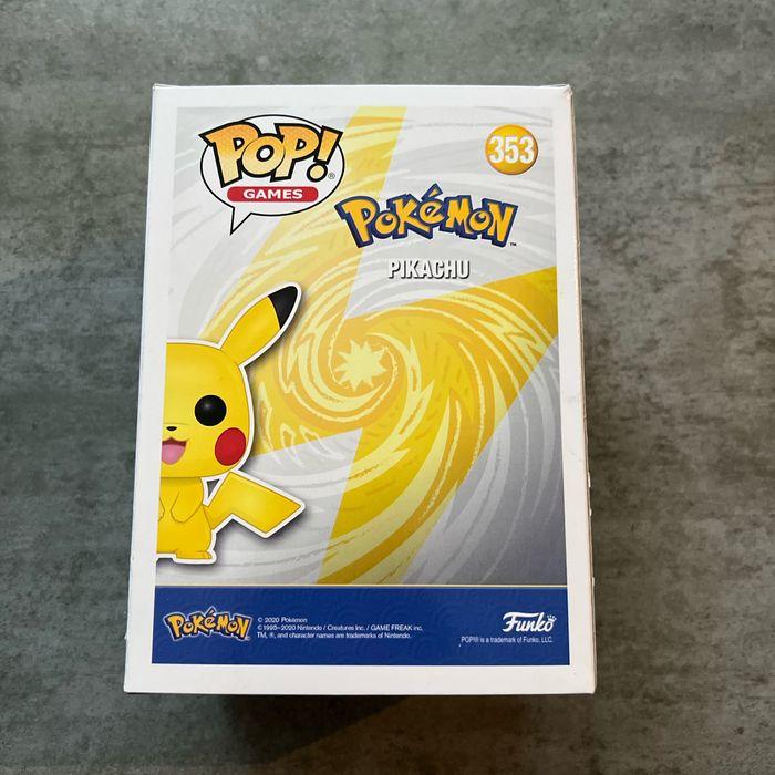 Figurine Funko Pop Pokemon Pikachu Flocked 353 - photo numéro 2