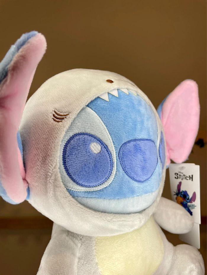 Peluche Disney Stitch déguisement Requin 🦈 - photo numéro 12