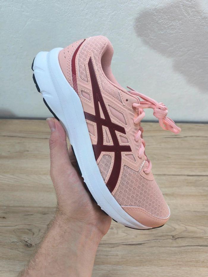 Baskets Asics jolt 3 rose et blanche pointure 39,5 neuves avec boite - photo numéro 3