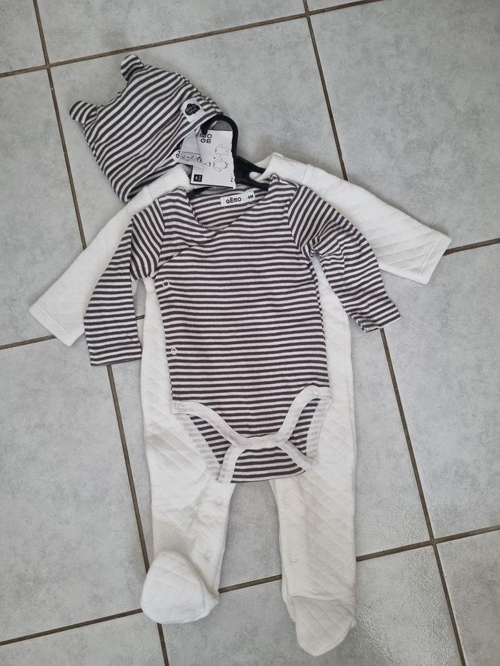 Ensemble pyjama bébé neuf - photo numéro 1