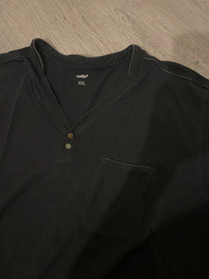 T-shirt à manches courtes noir liseret gris foncé col V bouton celio taille XXL - photo numéro 3