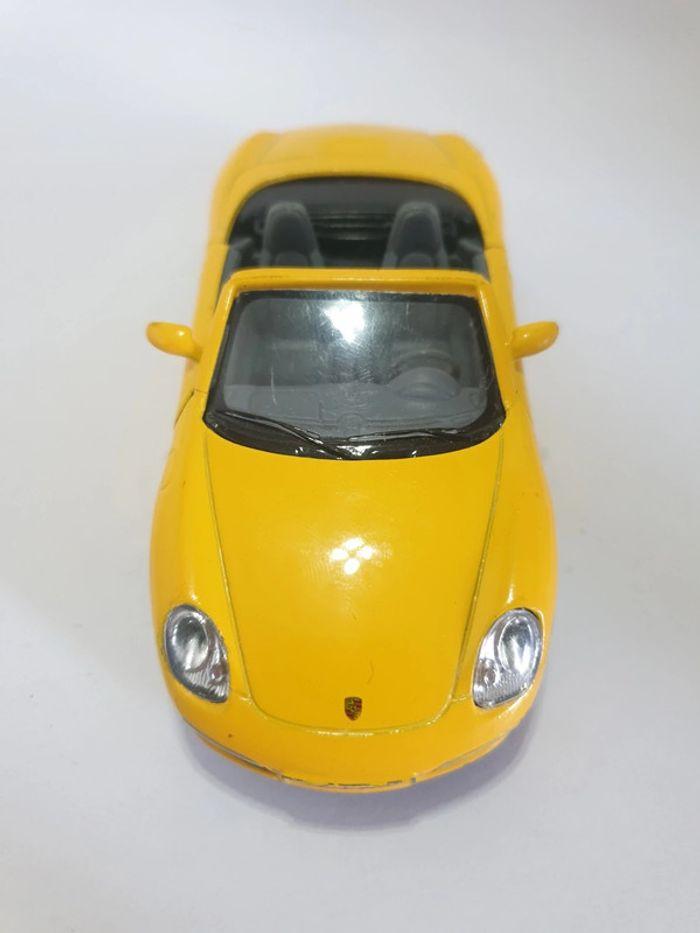 Kinsmart Porsche Boxster S Rétro Friction Jaune - 1/34 - photo numéro 3