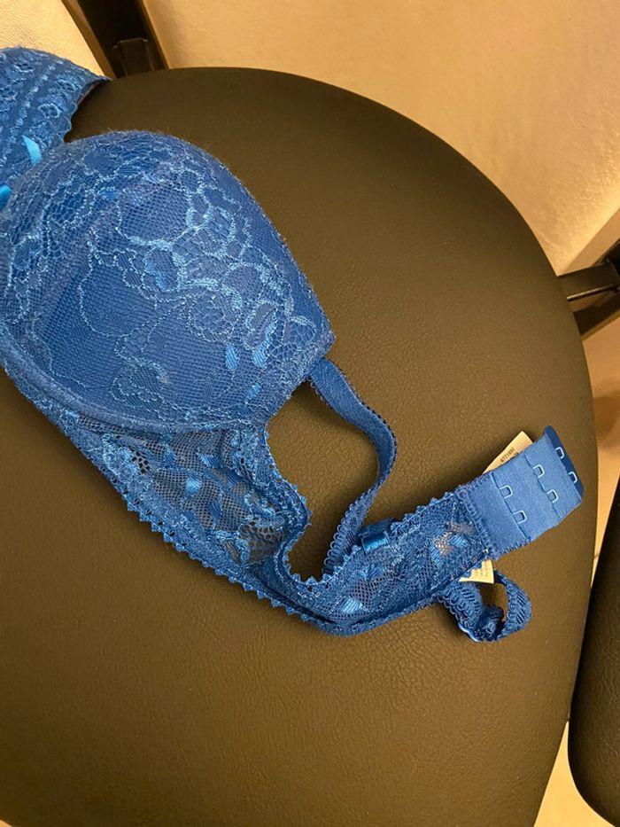 Soutien gorge bleu - photo numéro 8