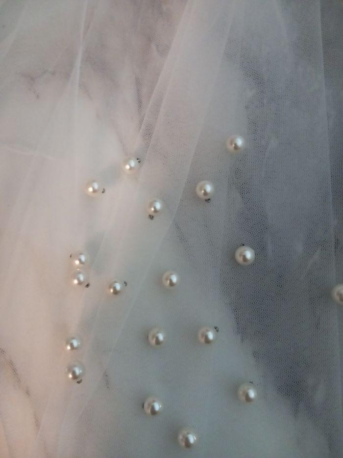 Voile de mariée en tulle  couleur blanc à 2 volants   avec groupes   de perles fines - photo numéro 9