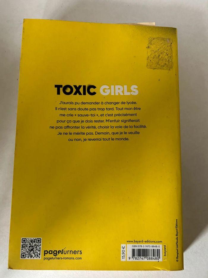 Livre toxic girls - photo numéro 2