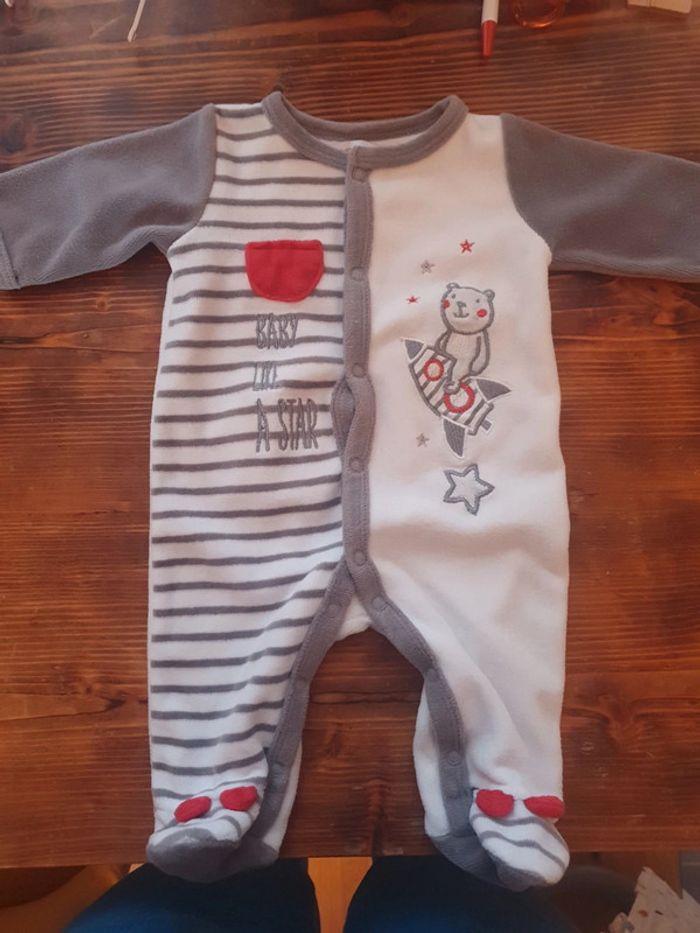 Pyjama taille 1 mois