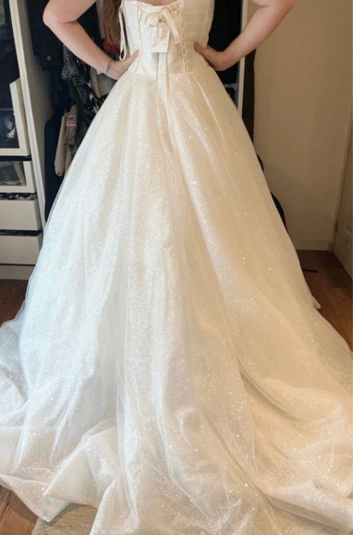 Robe de Mariée Neuve. - photo numéro 3