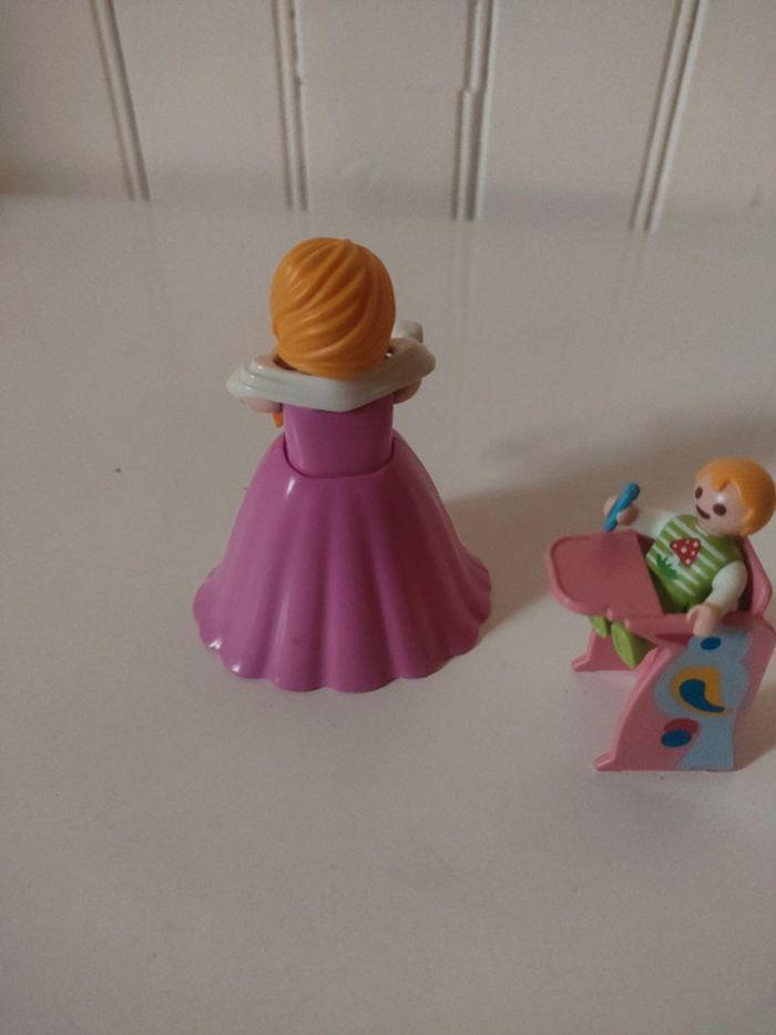 Bébé playmobil avec maman princesse et chaise haute - photo numéro 2