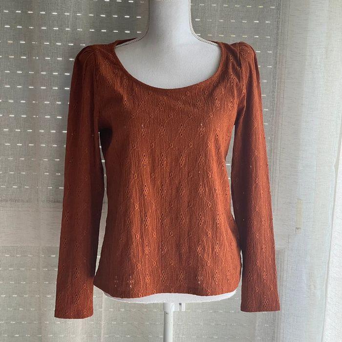 Blouse marron avec trou et épaulettes neuves - photo numéro 1