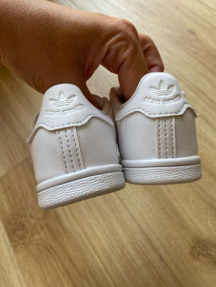 Adidas stan smith blanches bébé à scratch - photo numéro 4