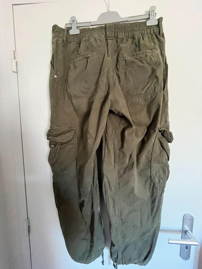 Pantalon cargo vert kaki Pull&Bear taille 44 - photo numéro 3