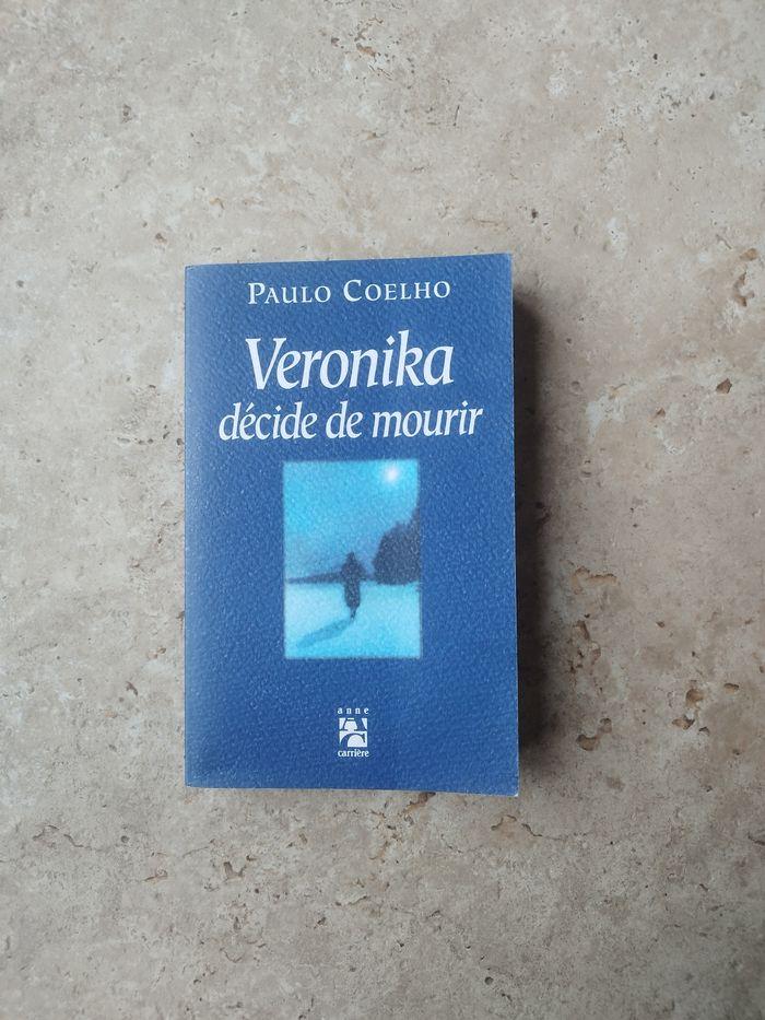 Veronika décide de mourir de Paulo Coelho - photo numéro 1