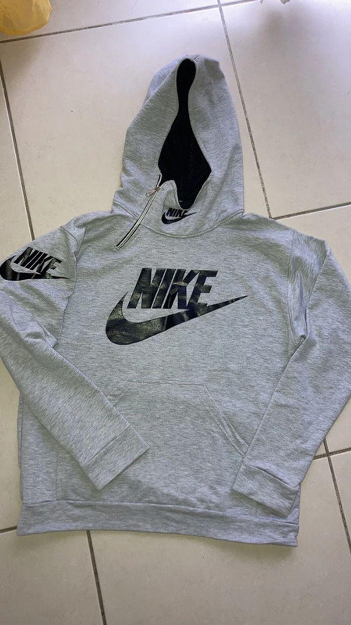 Sweat nike à capuche - photo numéro 3