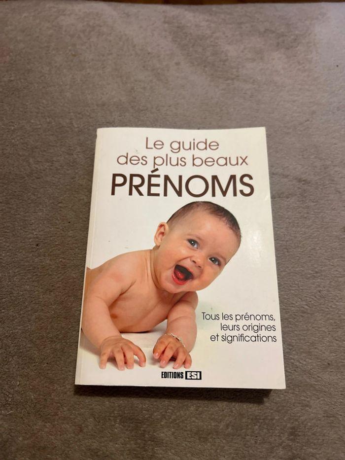 Livre sur les plus beau prénom - photo numéro 1