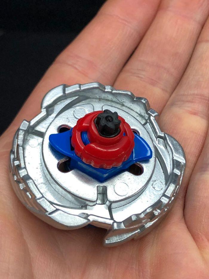 Toupie Beyblade Hasbro tomy métal fusion Cosmic pegasus - photo numéro 3