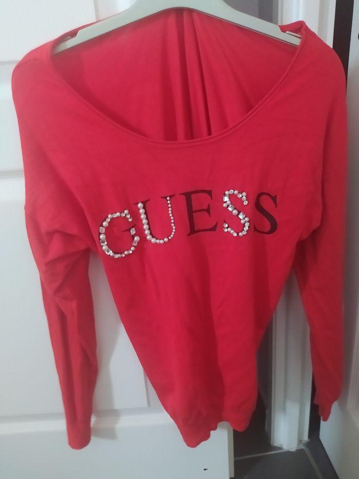 Pull femme Guess rouge avec perles taille 36/38 - photo numéro 1