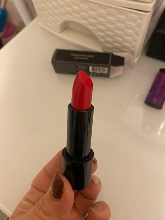 Rouge à lèvres satiné 💄 - photo numéro 2