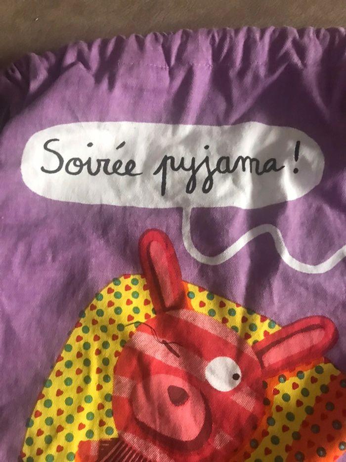 Sac soirée pyjama derrière la porte violet - photo numéro 4