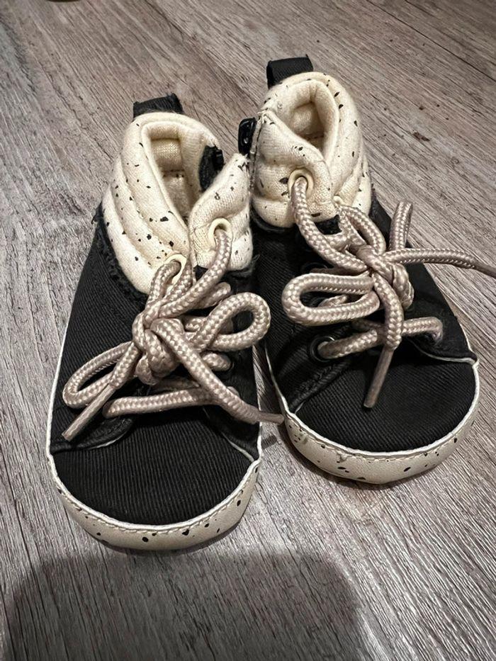 Chaussures bébé - photo numéro 1