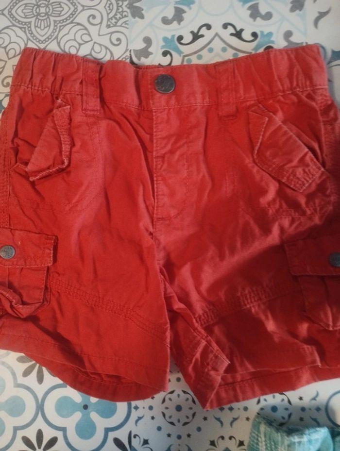 Lot 2 shorts et 1 bermuda 18 mois garçon tbe - photo numéro 3