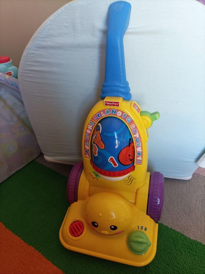 Aspirateur bébé Fisher Price sonore